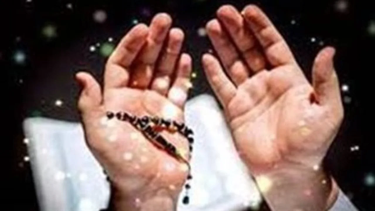 موعد ليلة النصف.. متى يصادف توقيت استجابة الدعاء وغفران الذنوب في عام 2026؟